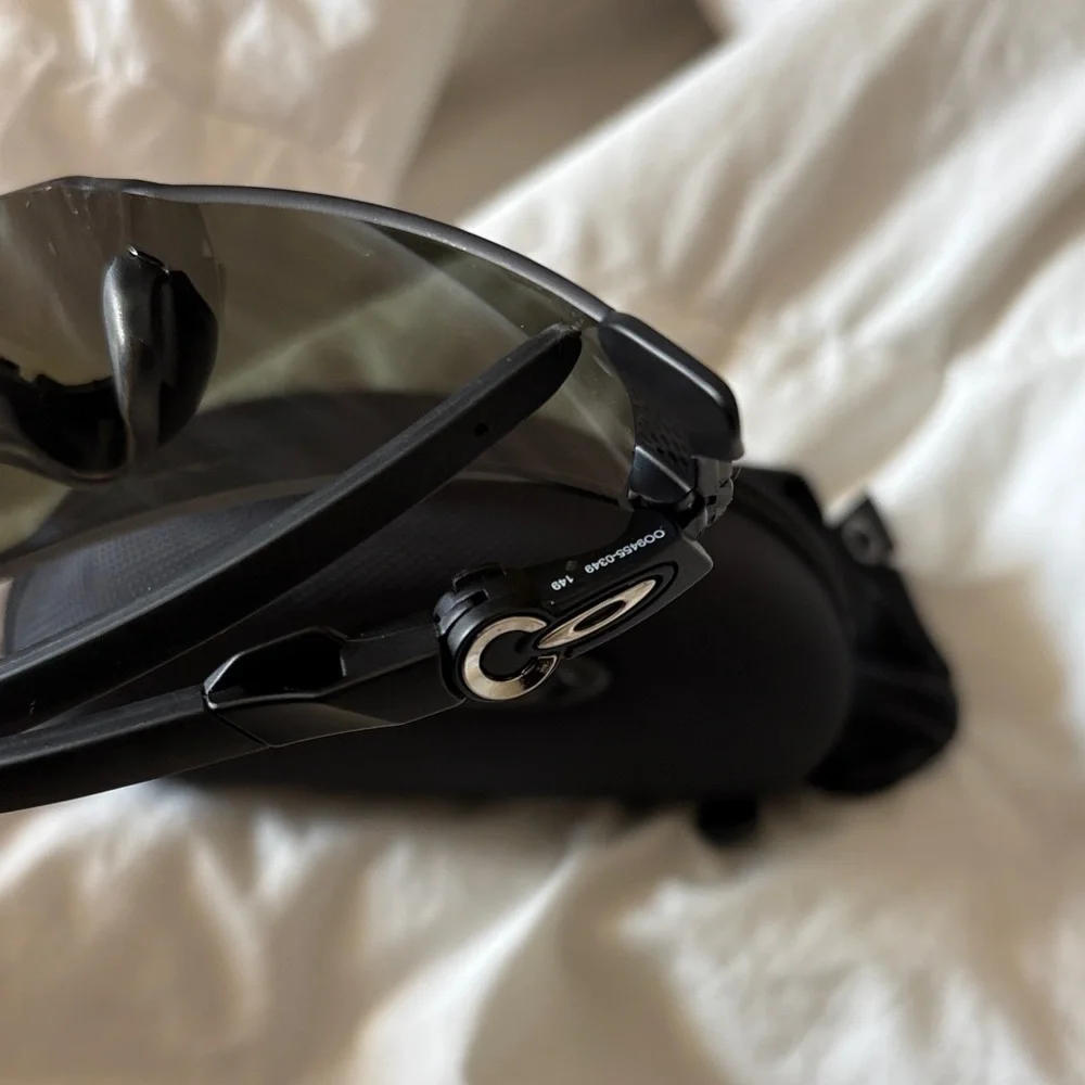 Oakley Kato Vibrant Blue/purplish Goggles with Black Case